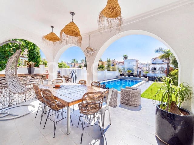 3 sypialnia Willa na sprzedaż w Empuriabrava, Castelló d'Empúries z garażem - 860 000 € (Ref: 9335337)