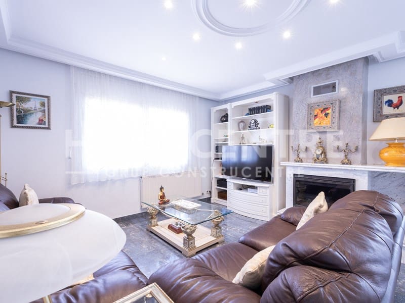 5 soveværelse Villa til salg i Empuriabrava med swimmingpool garage - € 780.000 (Ref: 9335338)