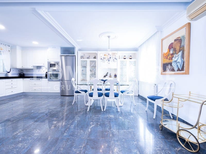 5 soveværelse Villa til salg i Empuriabrava med swimmingpool garage - € 780.000 (Ref: 9335338)