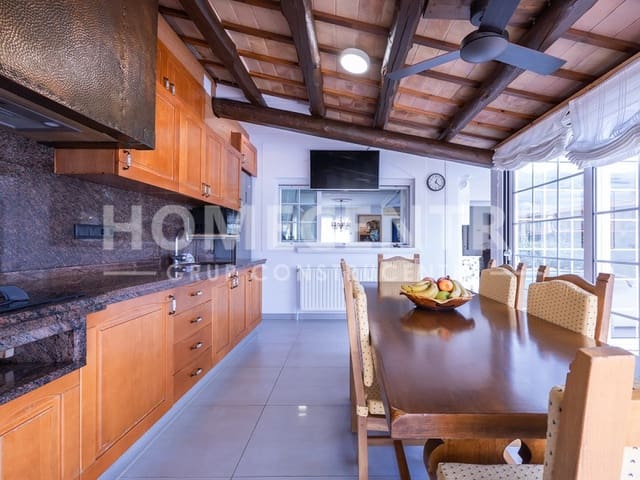 5 camera da letto Villa in vendita in Empuriabrava, Castelló d'Empúries con piscina garage - 780.000 € (Rif: 9335338)