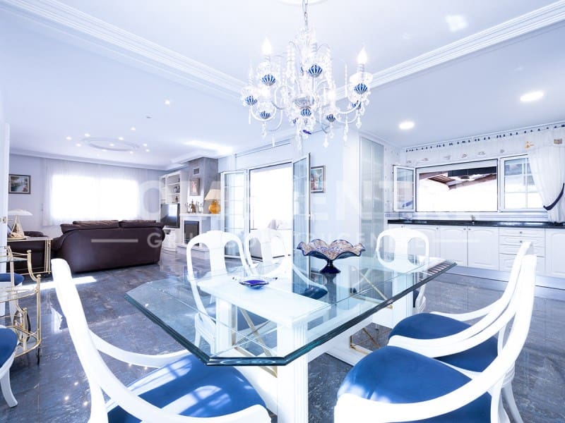 5 soveværelse Villa til salg i Empuriabrava med swimmingpool garage - € 780.000 (Ref: 9335338)