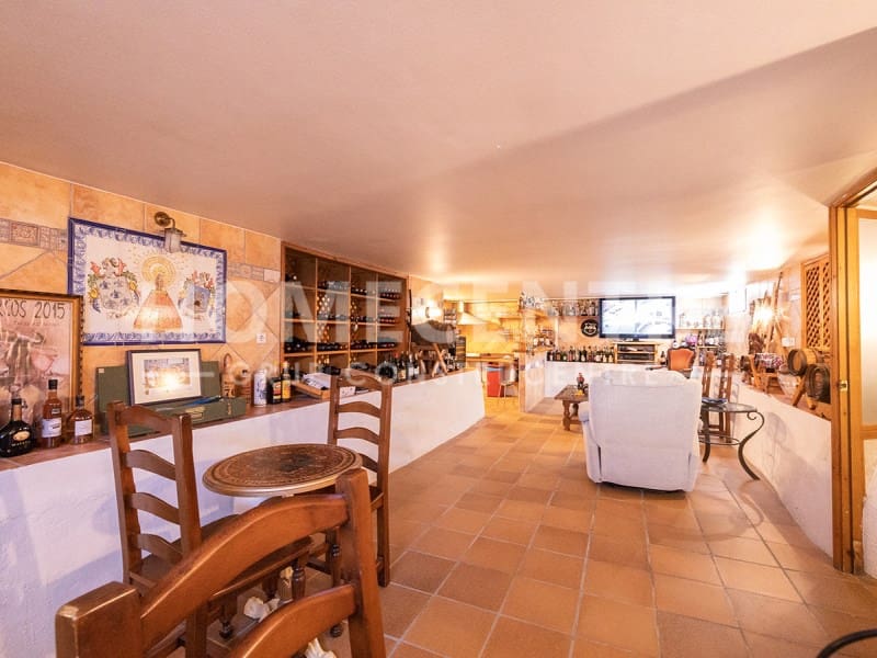 5 soveværelse Villa til salg i Empuriabrava med swimmingpool garage - € 780.000 (Ref: 9335338)