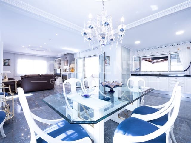 5 camera da letto Villa in vendita in Empuriabrava, Castelló d'Empúries con piscina garage - 780.000 € (Rif: 9335338)