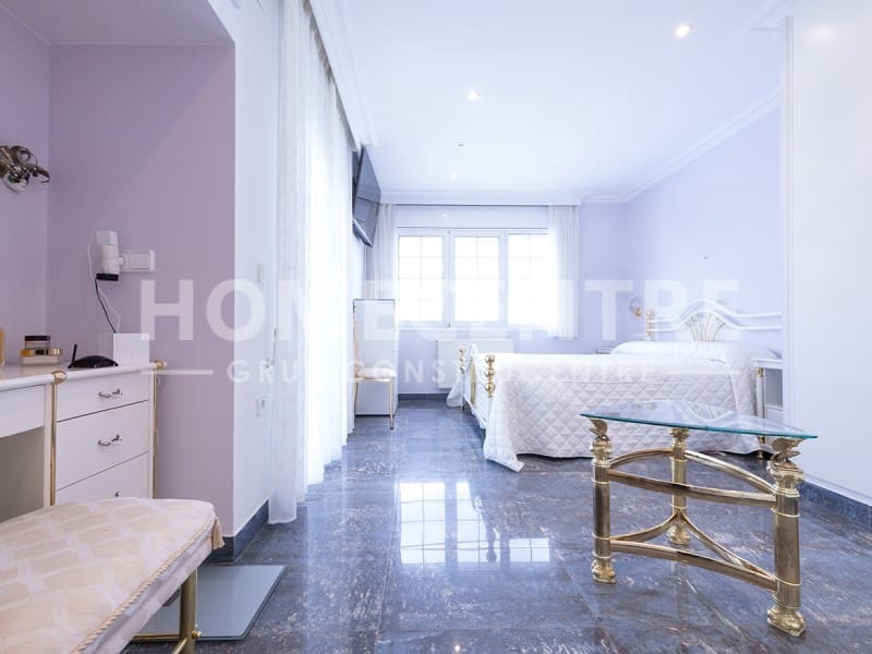 5 soveværelse Villa til salg i Empuriabrava med swimmingpool garage - € 780.000 (Ref: 9335338)