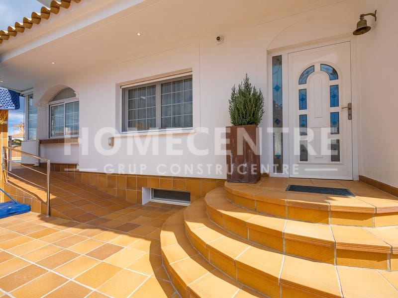 5 soveværelse Villa til salg i Empuriabrava med swimmingpool garage - € 780.000 (Ref: 9335338)