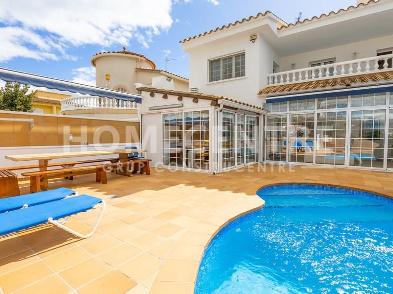 5 soveværelse Villa til salg i Empuriabrava med swimmingpool garage - € 780.000 (Ref: 9335338)