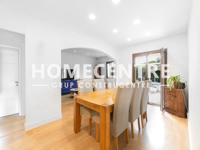 4 bedroom Villa for sale in Castello d'Empuries with garage - € 495,000 (Ref: 9335339)