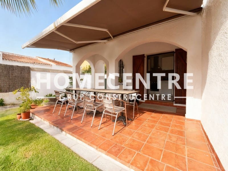 4 bedroom Villa for sale in Castello d'Empuries with garage - € 495,000 (Ref: 9335339)