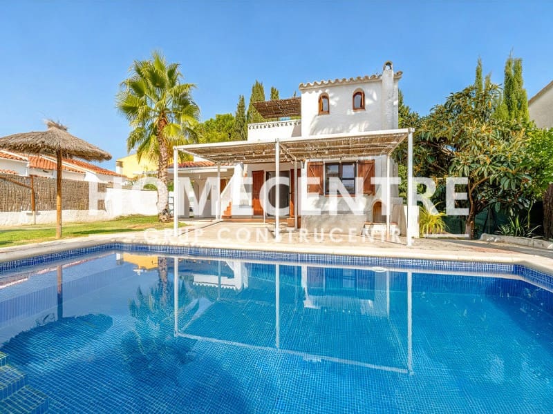 4 bedroom Villa for sale in Castello d'Empuries with garage - € 495,000 (Ref: 9335339)