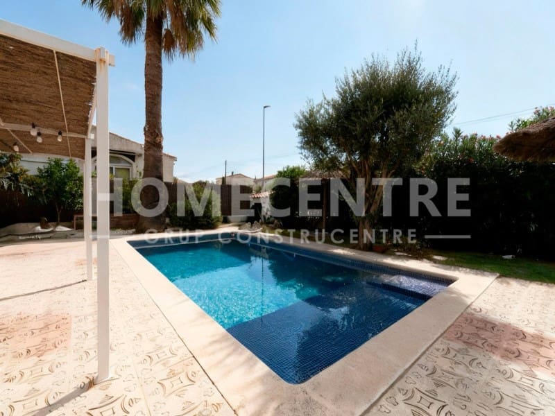 4 bedroom Villa for sale in Castello d'Empuries with garage - € 495,000 (Ref: 9335339)