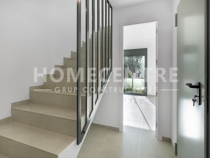 2 makuuhuone Omakotitalo myytävänä paikassa Empuriabrava mukana 
autotalli - 299 000 € (Ref: 9335340)