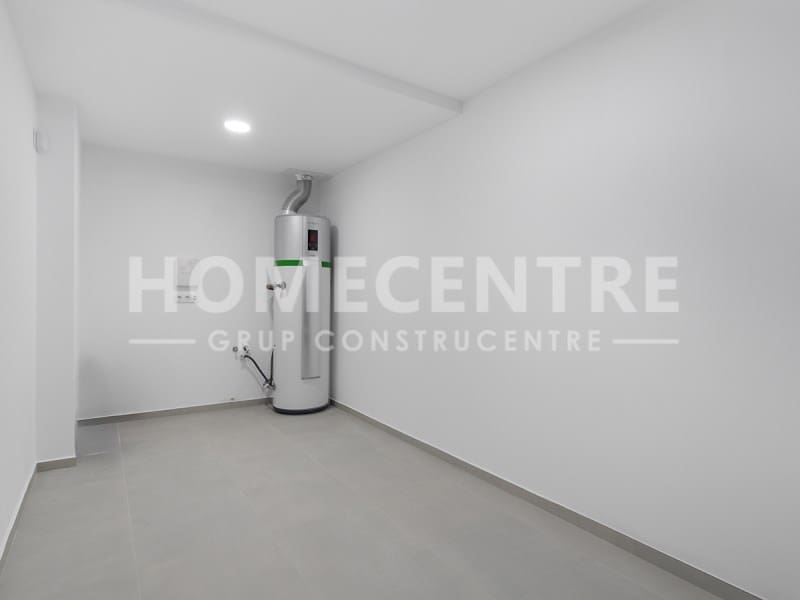 2 makuuhuone Omakotitalo myytävänä paikassa Empuriabrava mukana 
autotalli - 299 000 € (Ref: 9335340)