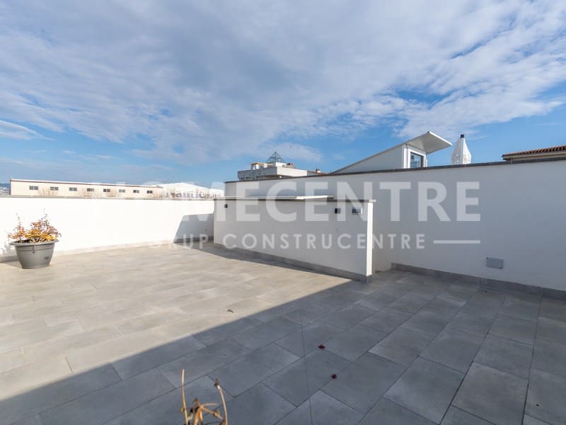 2 makuuhuone Omakotitalo myytävänä paikassa Empuriabrava mukana 
autotalli - 299 000 € (Ref: 9335340)