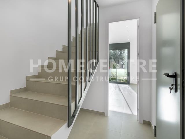 2 makuuhuone Omakotitalo myytävänä paikassa Empuriabrava, Castelló d'Empúries mukana 
autotalli - 299 000 € (Ref: 9335340)