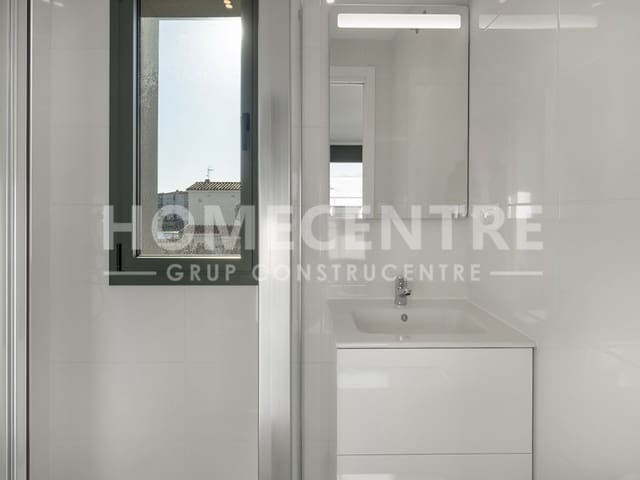 2 makuuhuone Omakotitalo myytävänä paikassa Empuriabrava, Castelló d'Empúries mukana 
autotalli - 299 000 € (Ref: 9335340)