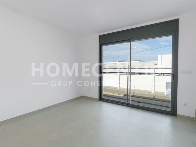 2 makuuhuone Omakotitalo myytävänä paikassa Empuriabrava, Castelló d'Empúries mukana 
autotalli - 299 000 € (Ref: 9335340)