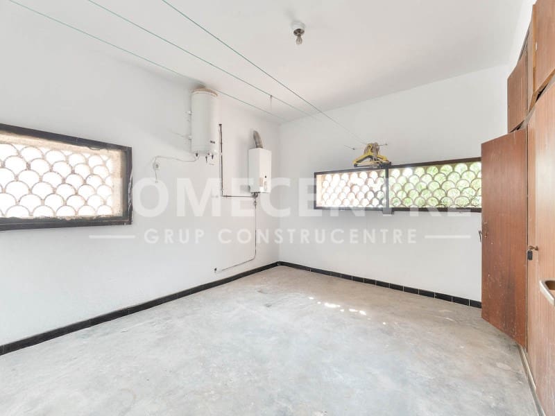 8 sypialnia Willa na sprzedaż w Empuriabrava z garażem - 1 200 000 € (Ref: 9335341)