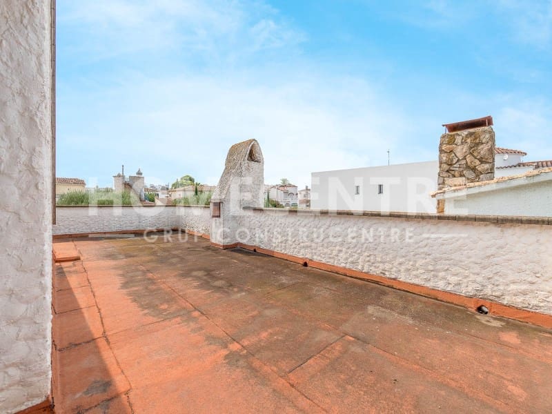 8 sypialnia Willa na sprzedaż w Empuriabrava z garażem - 1 200 000 € (Ref: 9335341)