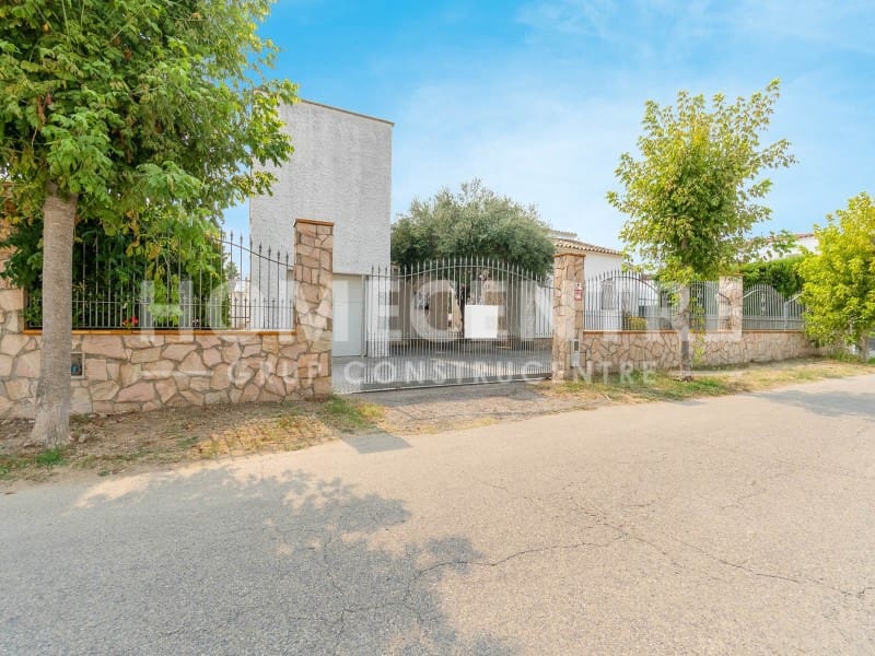 8 sypialnia Willa na sprzedaż w Empuriabrava z garażem - 1 200 000 € (Ref: 9335341)