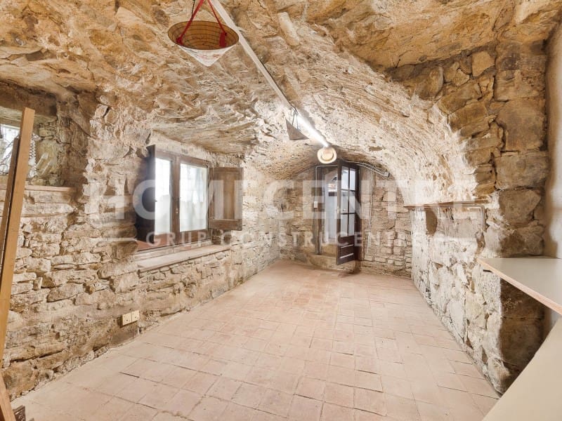 3 slaapkamer Finca/Landhuis te koop in Vilopriu - € 790.000 (Ref: 9335342)