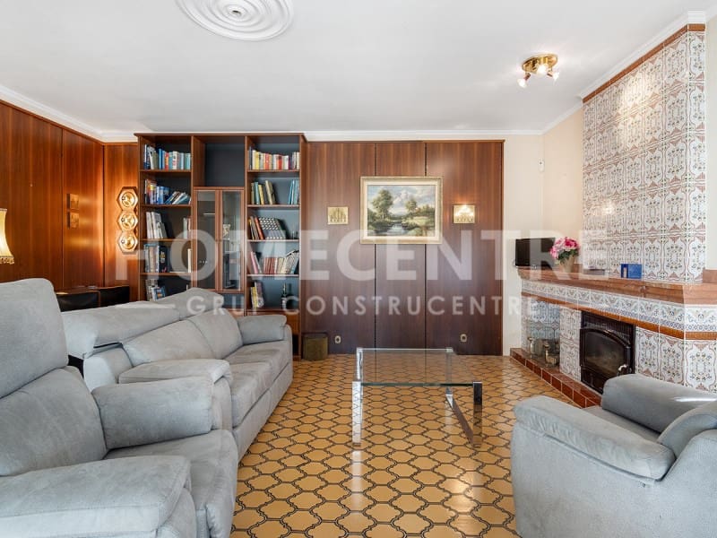 4 soveværelse Villa til salg i Empuriabrava med garage - € 440.000 (Ref: 9335343)