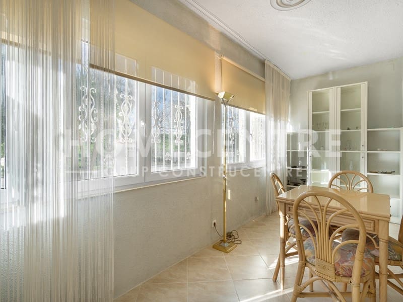 4 soveværelse Villa til salg i Empuriabrava med garage - € 440.000 (Ref: 9335343)