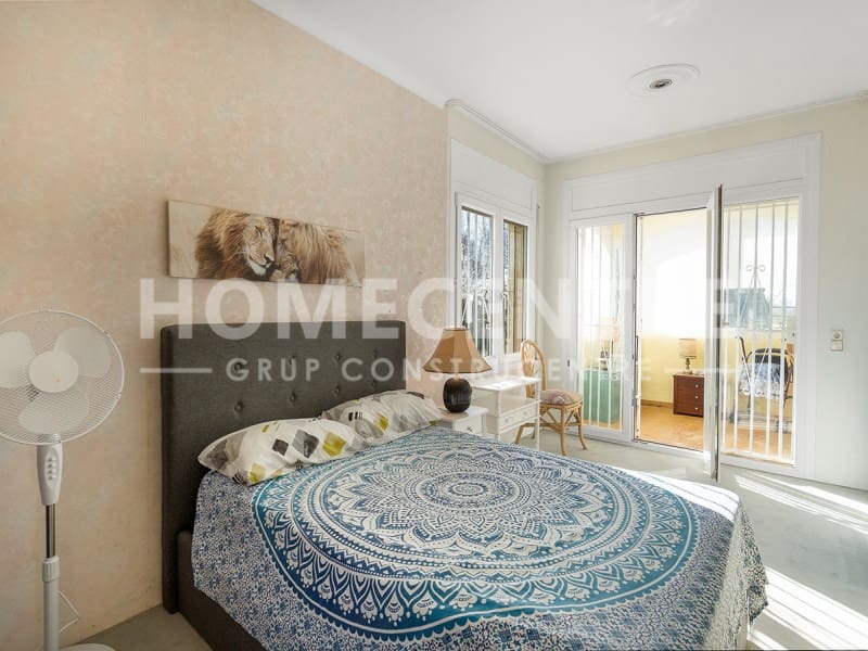 4 soveværelse Villa til salg i Empuriabrava med garage - € 440.000 (Ref: 9335343)