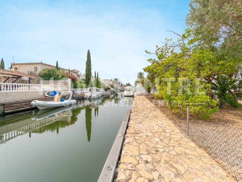 2 Zimmer Villa zu verkaufen in Empuriabrava - 590.000 € (Ref: 9335344)