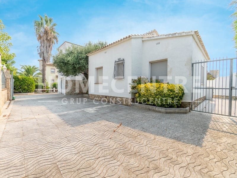 2 Zimmer Villa zu verkaufen in Empuriabrava - 590.000 € (Ref: 9335344)