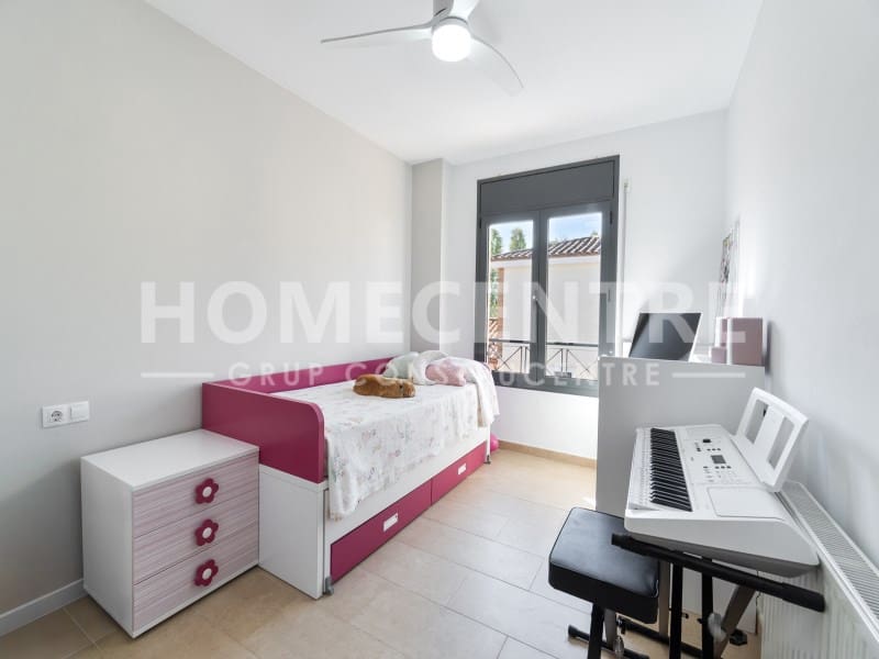 4 sypialnia Willa na sprzedaż w Empuriabrava z garażem - 490 000 € (Ref: 9338780)