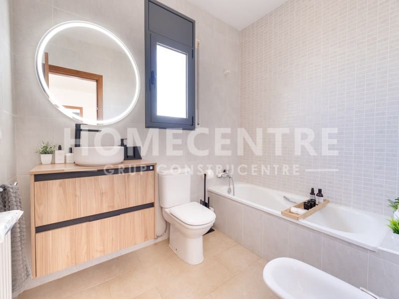 4 sypialnia Willa na sprzedaż w Empuriabrava z garażem - 490 000 € (Ref: 9338780)