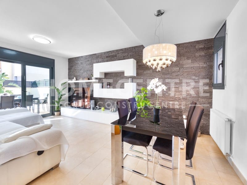 4 sypialnia Willa na sprzedaż w Empuriabrava z garażem - 490 000 € (Ref: 9338780)