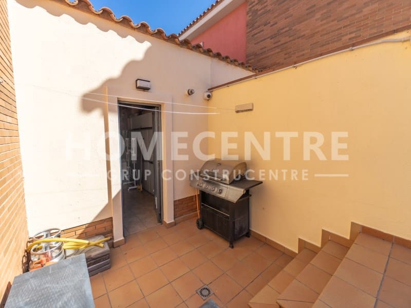 4 sypialnia Willa na sprzedaż w Empuriabrava z garażem - 490 000 € (Ref: 9338780)