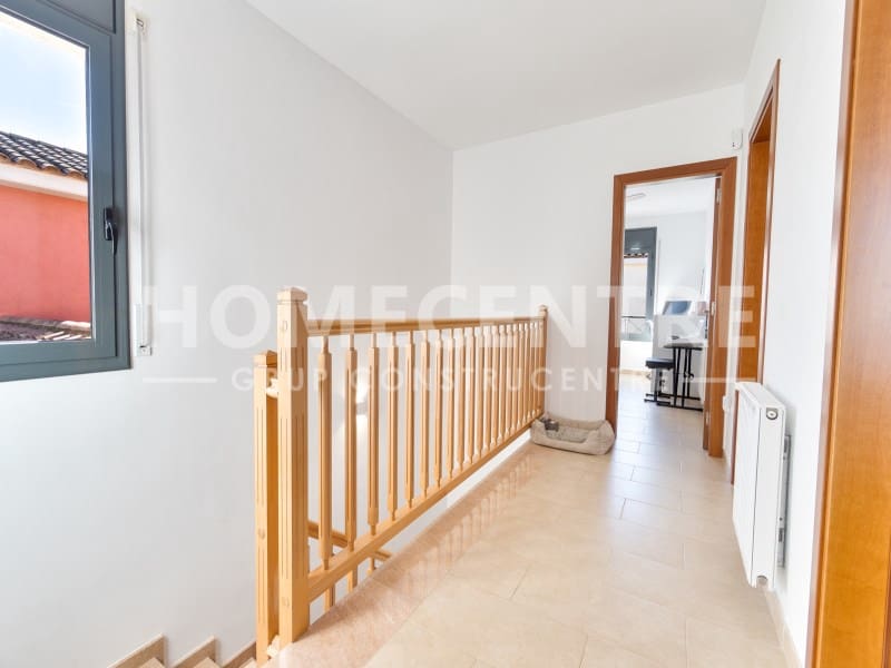 4 sypialnia Willa na sprzedaż w Empuriabrava z garażem - 490 000 € (Ref: 9338780)