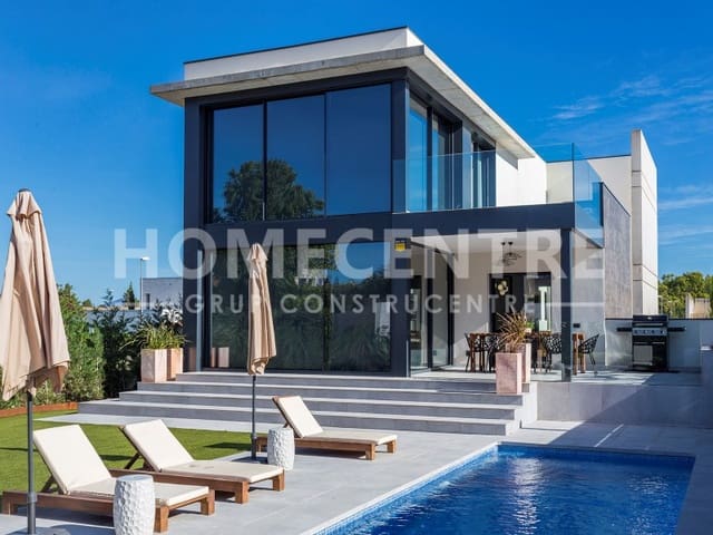 5 bedroom Villa for sale in Castelló d'Empúries with garage - € 999,000 (Ref: 9356337)