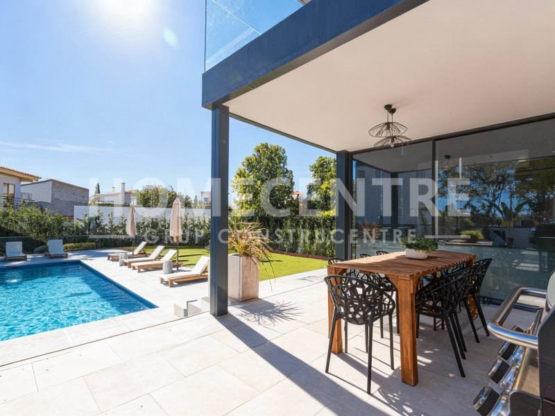 5 bedroom Villa for sale in Castello d'Empuries with garage - € 999,000 (Ref: 9356337)