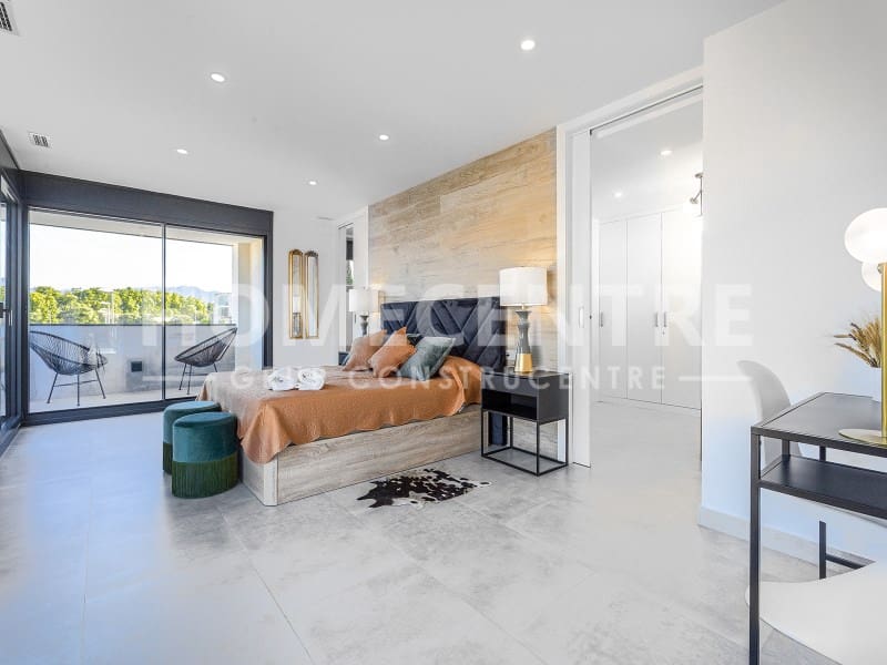 5 bedroom Villa for sale in Castello d'Empuries with garage - € 999,000 (Ref: 9356337)