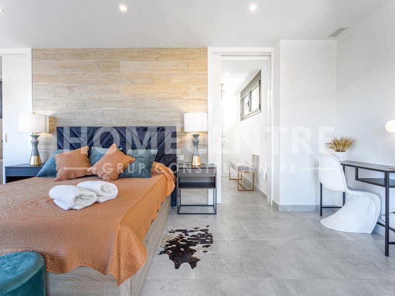 5 bedroom Villa for sale in Castello d'Empuries with garage - € 999,000 (Ref: 9356337)