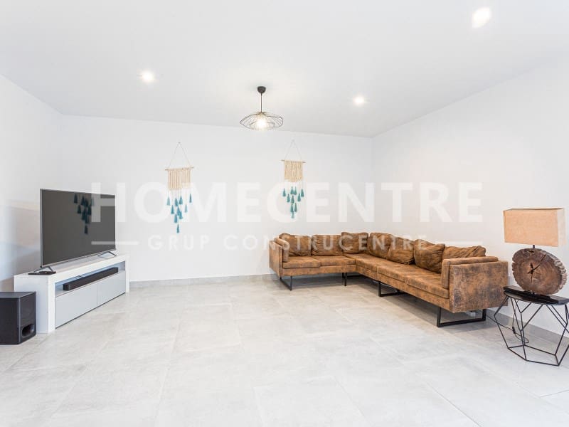 5 bedroom Villa for sale in Castello d'Empuries with garage - € 999,000 (Ref: 9356337)