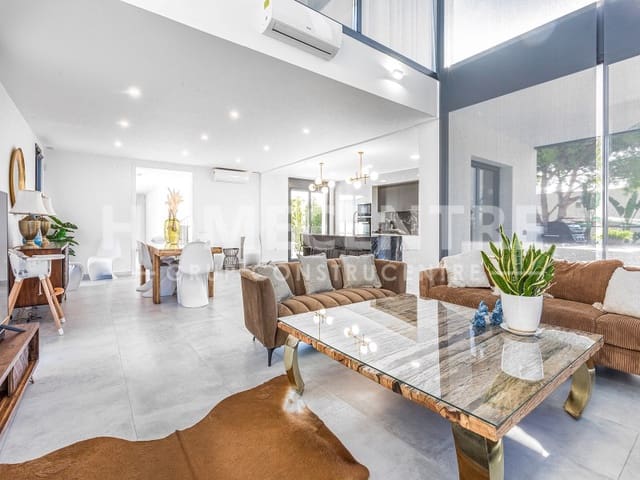 5 bedroom Villa for sale in Castelló d'Empúries with garage - € 999,000 (Ref: 9356337)