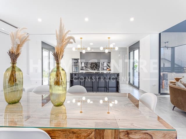 5 bedroom Villa for sale in Castelló d'Empúries with garage - € 999,000 (Ref: 9356337)