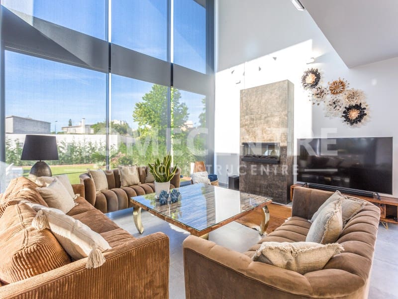 5 bedroom Villa for sale in Castello d'Empuries with garage - € 999,000 (Ref: 9356337)