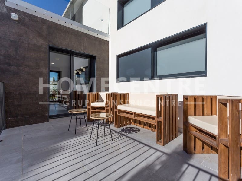 5 bedroom Villa for sale in Castello d'Empuries with garage - € 999,000 (Ref: 9356337)