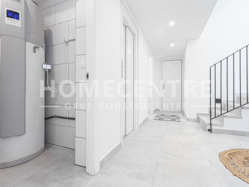 5 bedroom Villa for sale in Castello d'Empuries with garage - € 999,000 (Ref: 9356337)