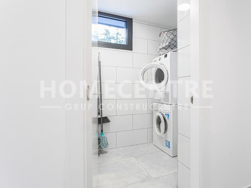 5 bedroom Villa for sale in Castello d'Empuries with garage - € 999,000 (Ref: 9356337)