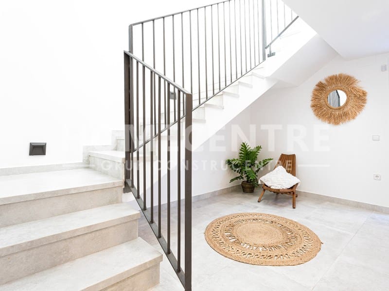 5 bedroom Villa for sale in Castello d'Empuries with garage - € 999,000 (Ref: 9356337)