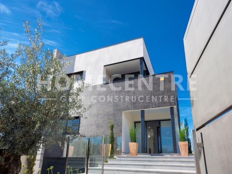 5 bedroom Villa for sale in Castello d'Empuries with garage - € 999,000 (Ref: 9356337)