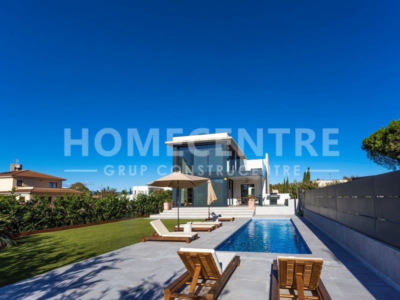 5 bedroom Villa for sale in Castello d'Empuries with garage - € 999,000 (Ref: 9356337)