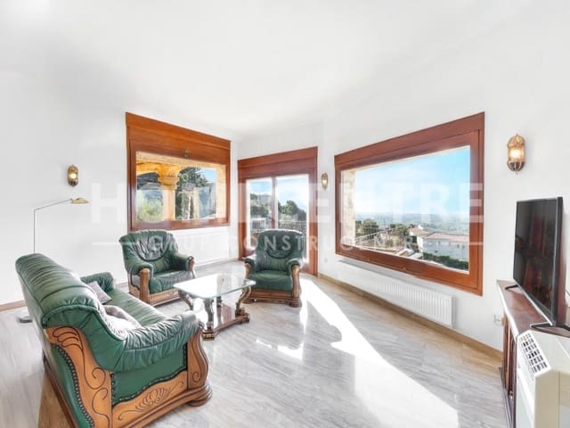 3 bedroom Villa for sale in Palau-saverdera with garage - € 795,000 (Ref: 9362921)