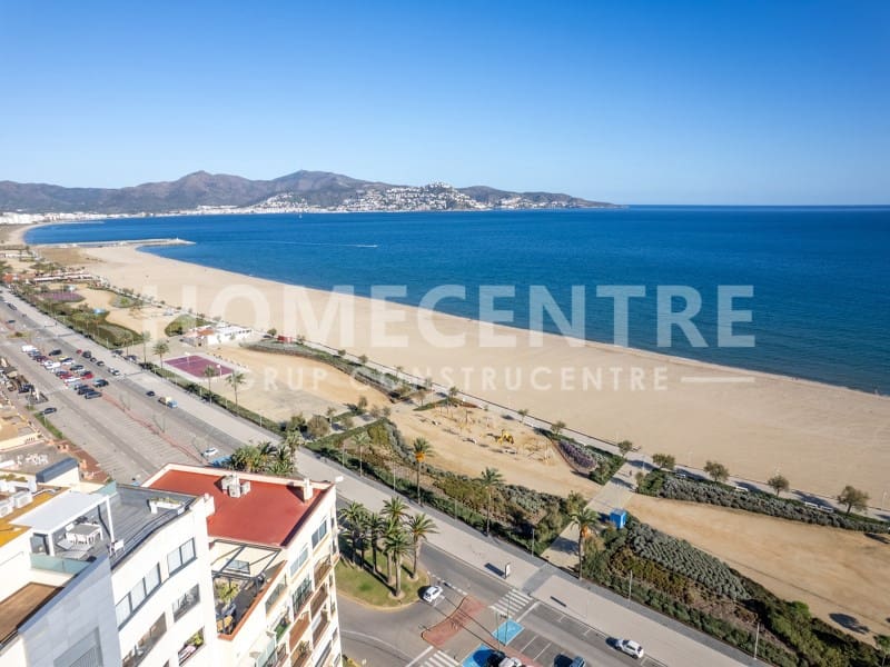 3 bedroom Apartment for sale in Empuriabrava - € 325,000 (Ref: 9379136)